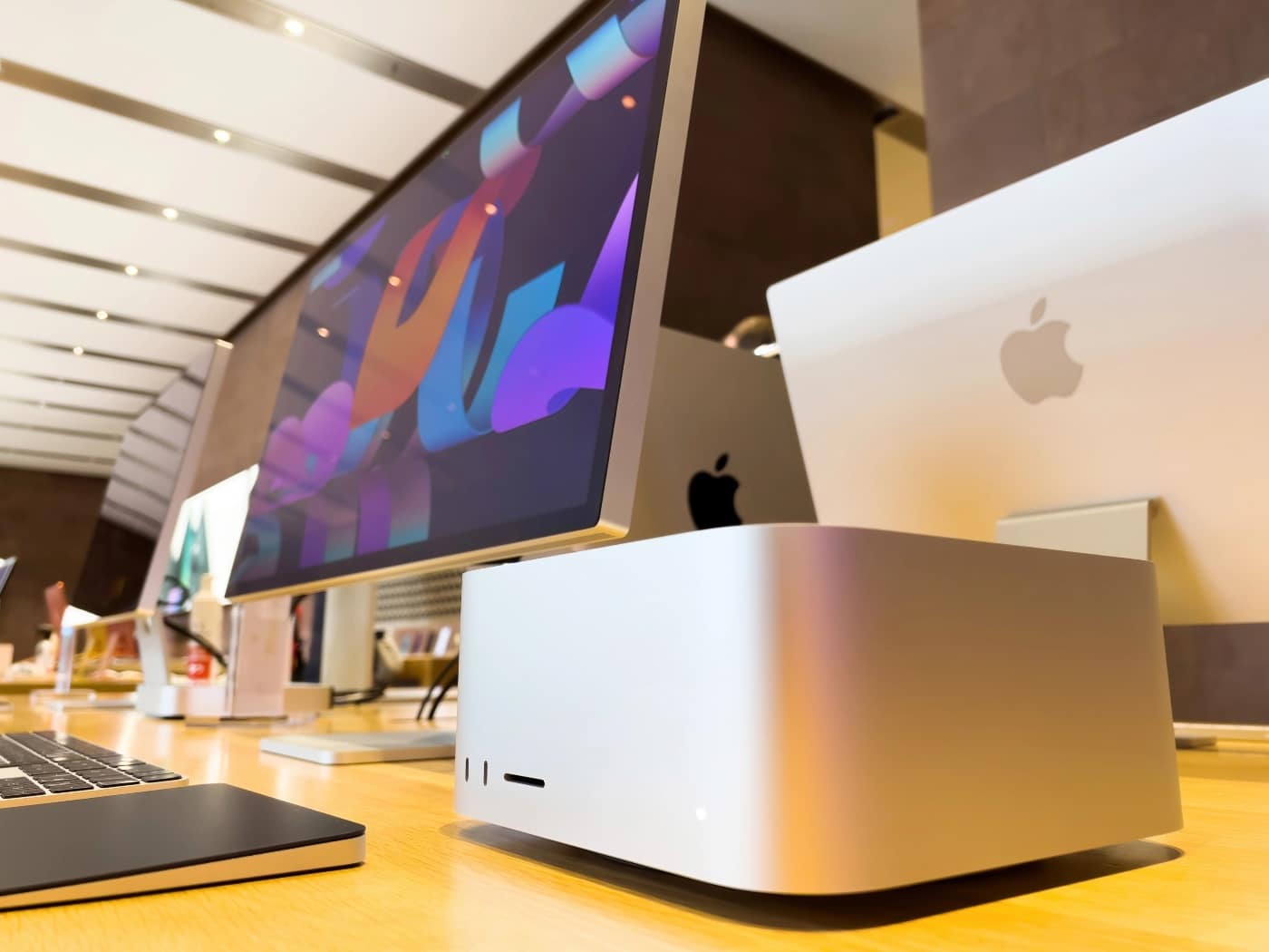 Na zdjęciu Mac Studio M1 Ultra (2022)